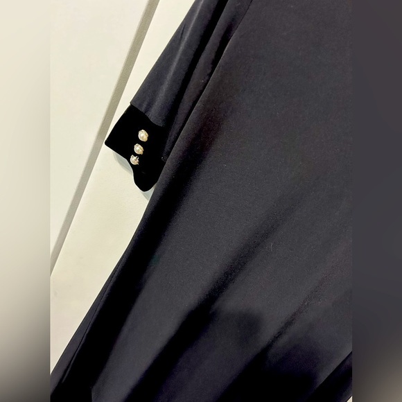 IVANKA TRUMP little black dress- Velvet, pearls and gold - Picture 2 of 6